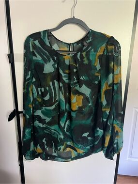 Kenneth Cole blouse with flutter sleeves
